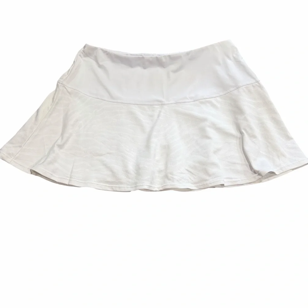 TAIL Tennis Mini Skirt Size Medium White Golf Preppy Activewear Casual Summer